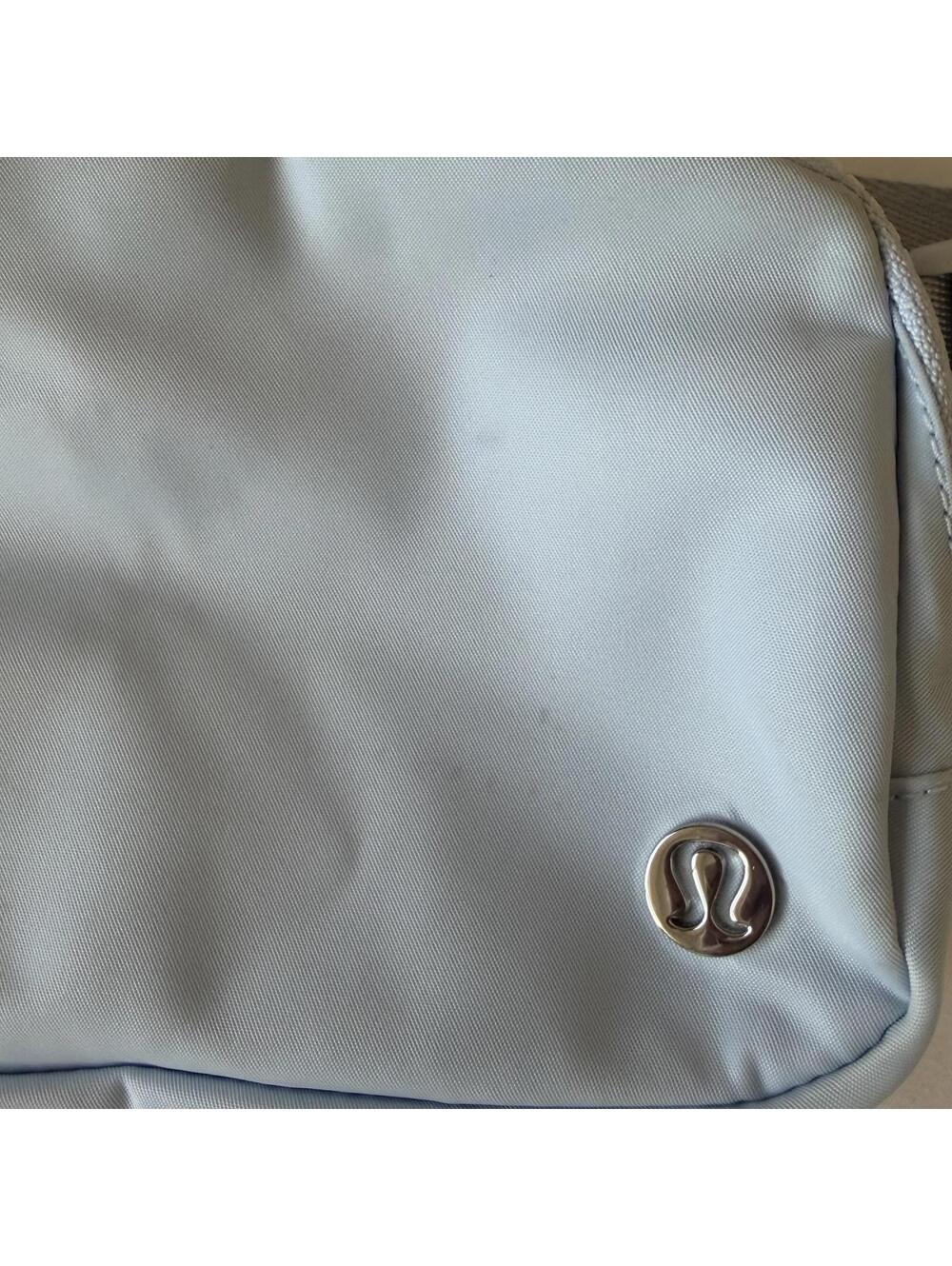Lululemon Wear Everywhere Belt Bag - Picture 4 of 4